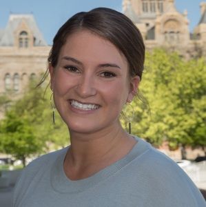 Meet your Posher, Simone